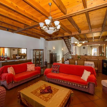 Frosos Beachfront Maisonette Acharavi