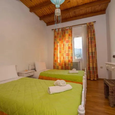 Frosos Beachfront Maisonette Acharavi