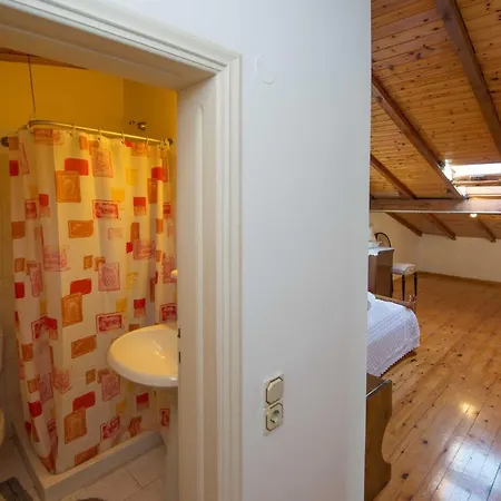 Frosos Beachfront Maisonette Acharavi