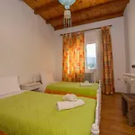 Frosos Beachfront Maisonette Acharavi