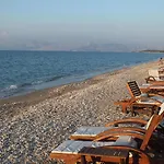 Frosos Beachfront Maisonette Acharavi 阿查拉维