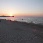 Frosos Beachfront Maisonette Acharavi 公寓 *