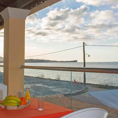 Frosos Beachfront Maisonette Acharavi Apartament